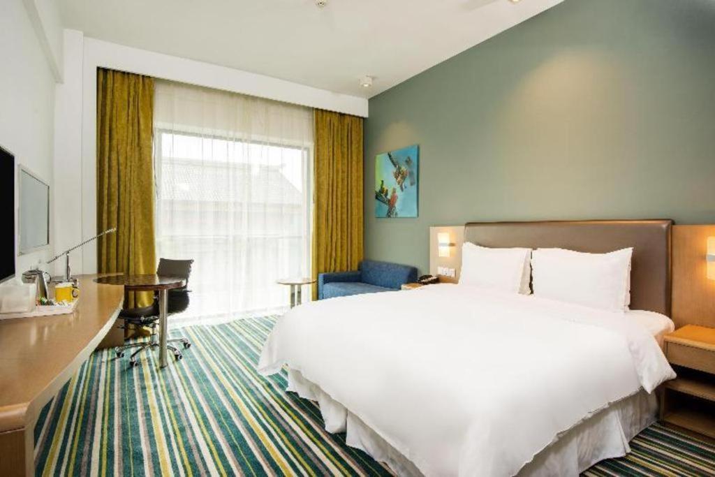 Holiday Inn Express Dujiangyan Ancient City Zewnętrze zdjęcie